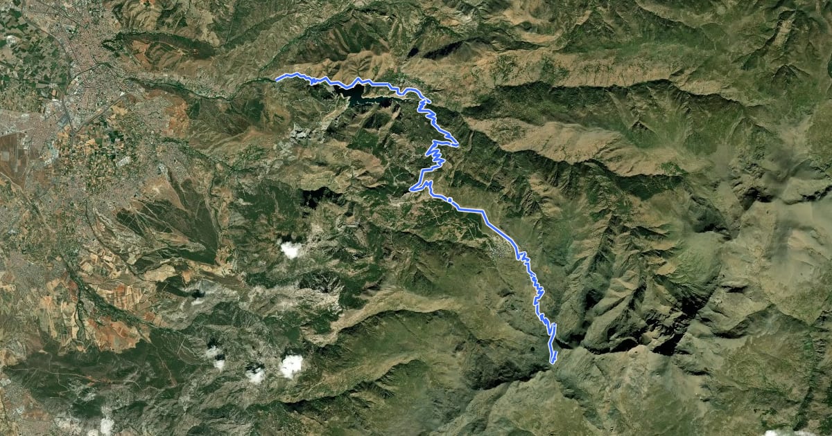 Маршрут [CIMA GR18] Sierra Nevada - Pico Veleta * Guéjar Sierra / Haza Llanas на спутниковом снимке