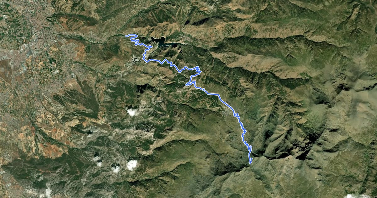 Маршрут [CIMA GR18] Sierra Nevada - Pico Veleta * Pinos Genil на спутниковом снимке
