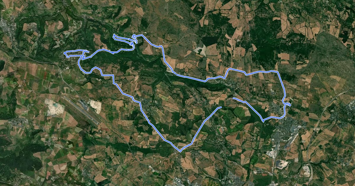 Маршрут Circuit 12 Au fil du creneau на спутниковом снимке