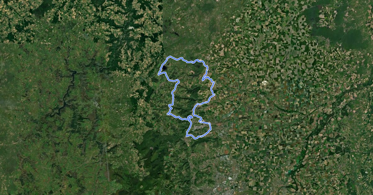 Маршрут Circuit aux portes de Riom - Entre pierre et eau на спутниковом снимке