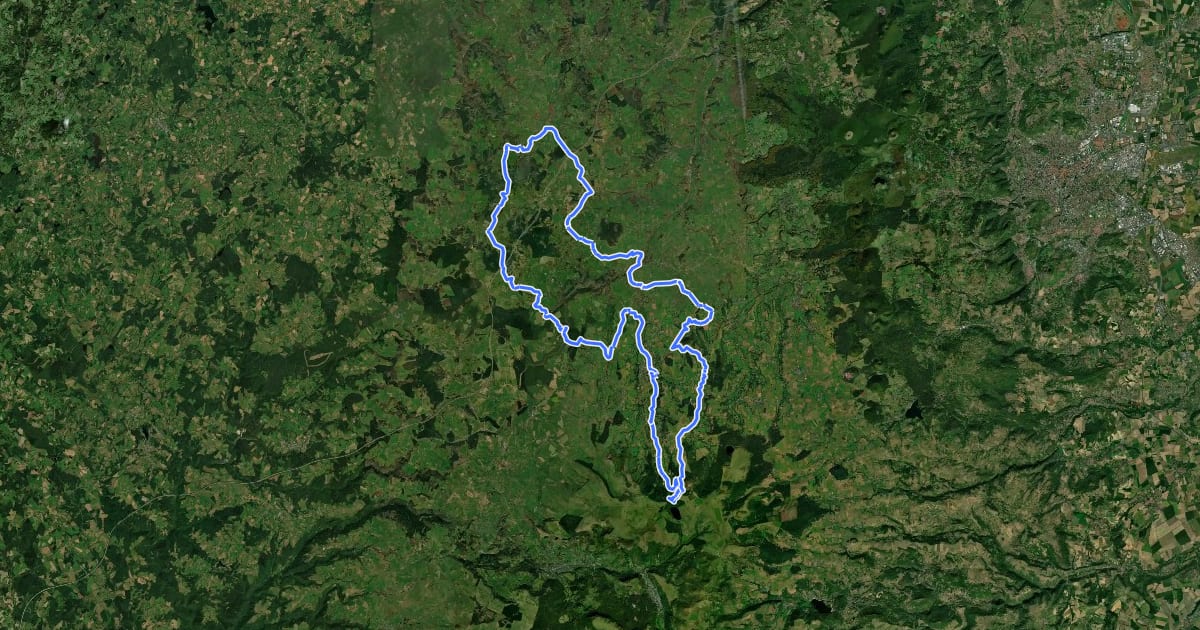 Маршрут Circuit d'Orcival au Guéry - Volcans et architecture на спутниковом снимке