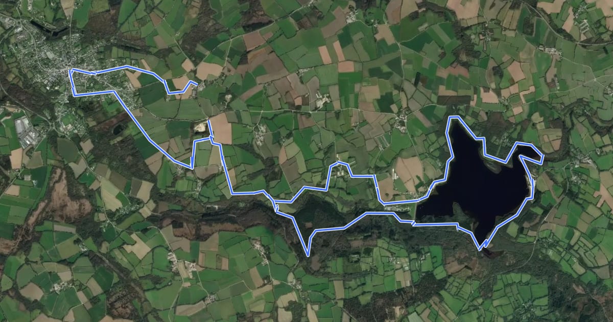Маршрут Circuit de l'Élorn et du lac du Drennec на спутниковом снимке