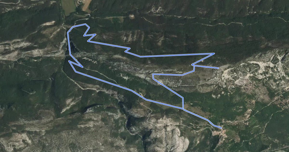 Маршрут Circuit de la Cacia на спутниковом снимке