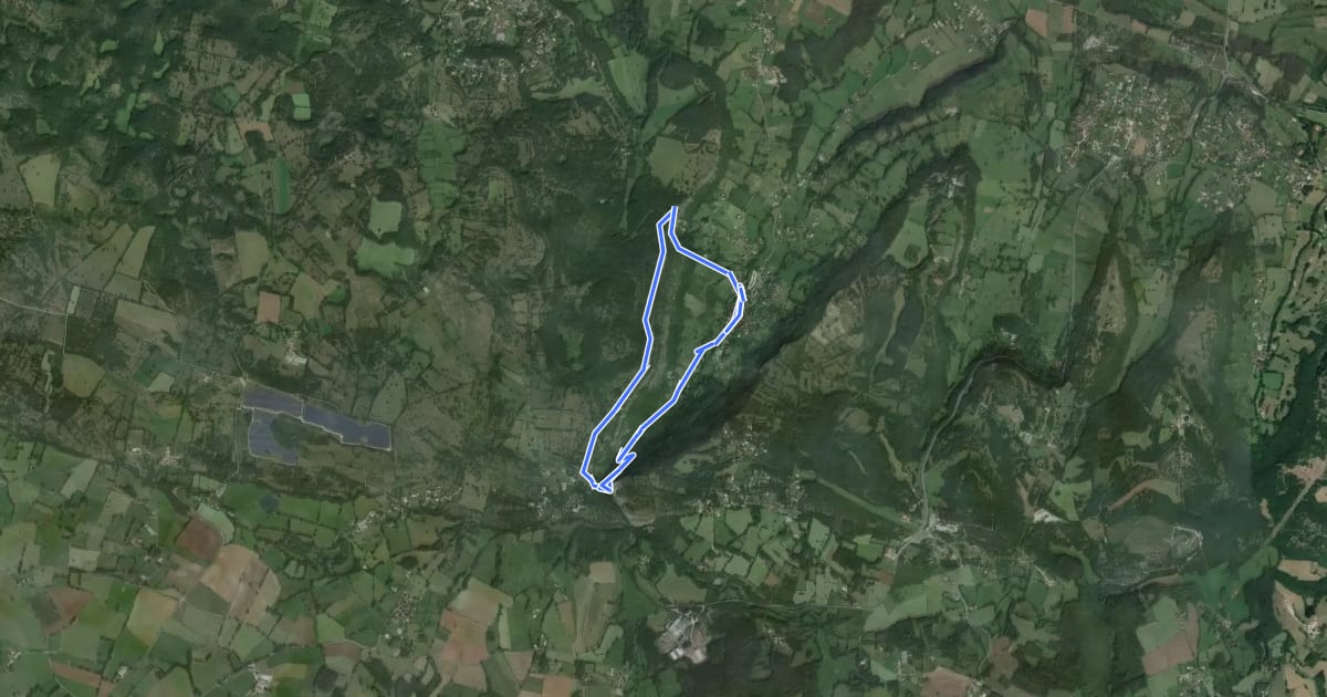 Маршрут Circuit de la reculée d'Autoire на спутниковом снимке