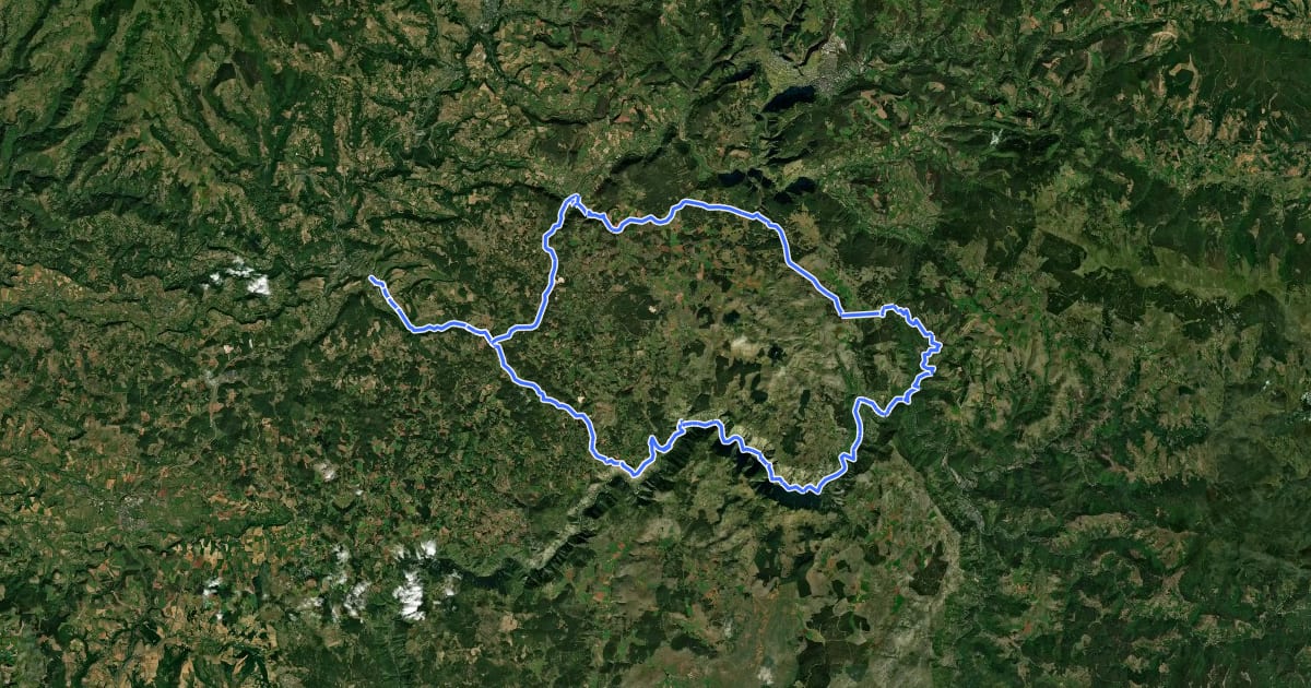 Маршрут Circuit des Gorges à Montmirat на спутниковом снимке