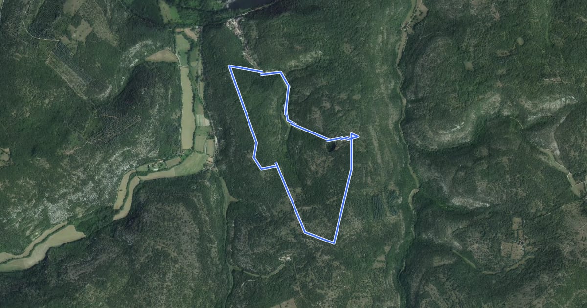 Маршрут Circuit Karstique de l'Igue de Cregols на спутниковом снимке