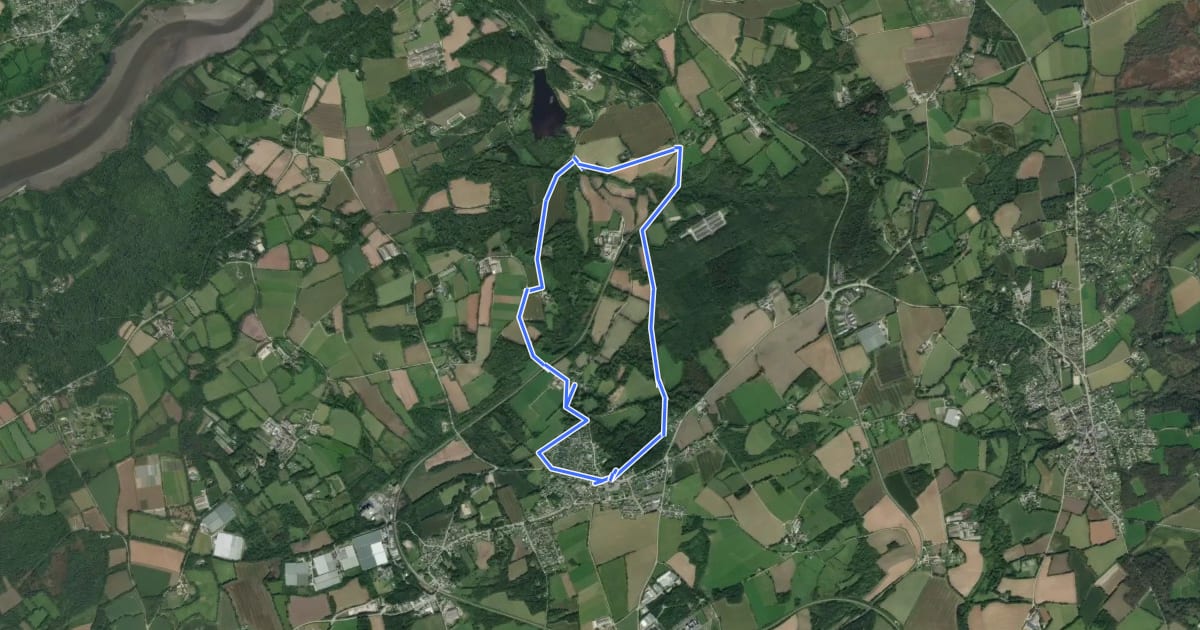 Маршрут Circuit rouge des Terres du Roual на спутниковом снимке