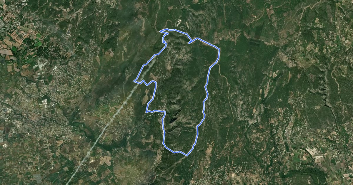 Маршрут Circuit VTT : Fontaine de Vaucluse на спутниковом снимке