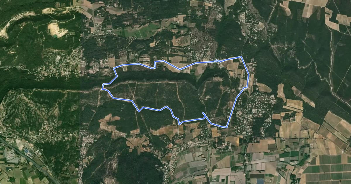 Маршрут Circuit VTT : Le Paty - Uchaux на спутниковом снимке