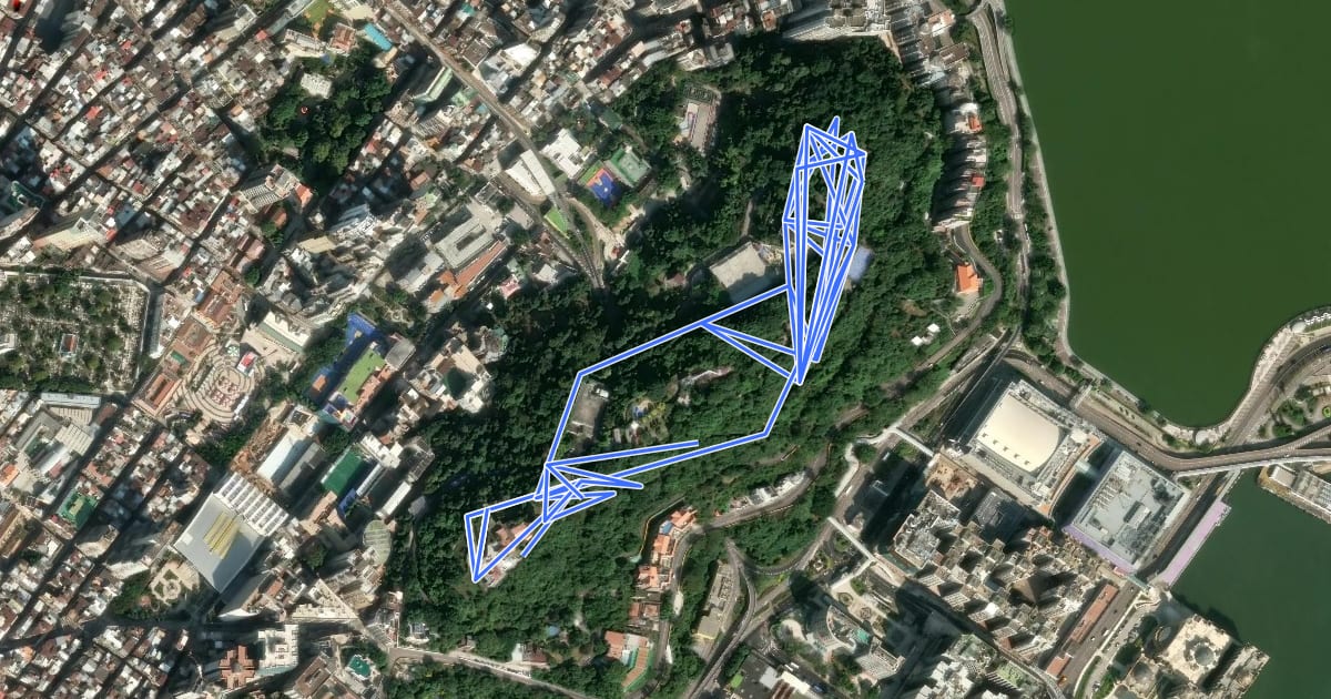 Маршрут 松山健康徑 Circuito de Manutenção da Colina de Guia на спутниковом снимке