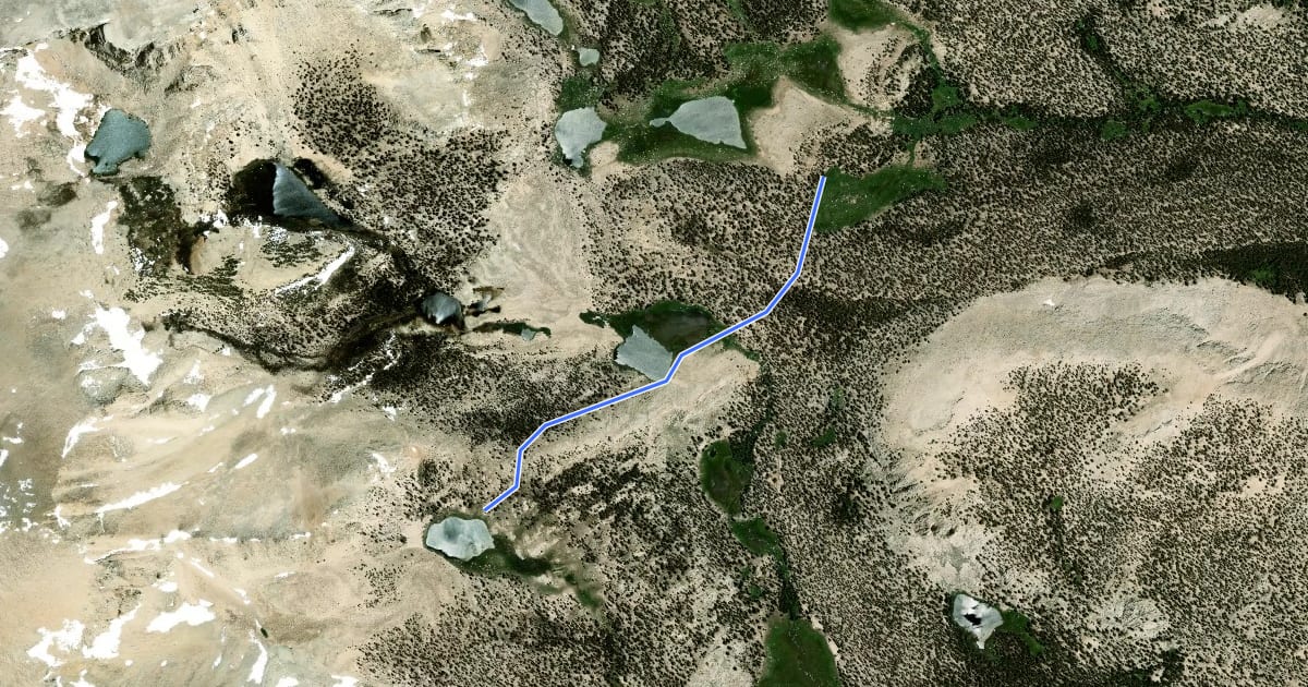 Маршрут Cirque Lake Trail на спутниковом снимке