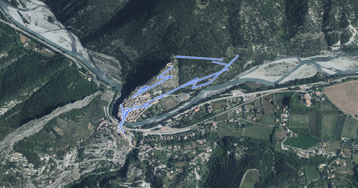 Маршрут Citadelle et oliveraies d'Entrevaux на спутниковом снимке