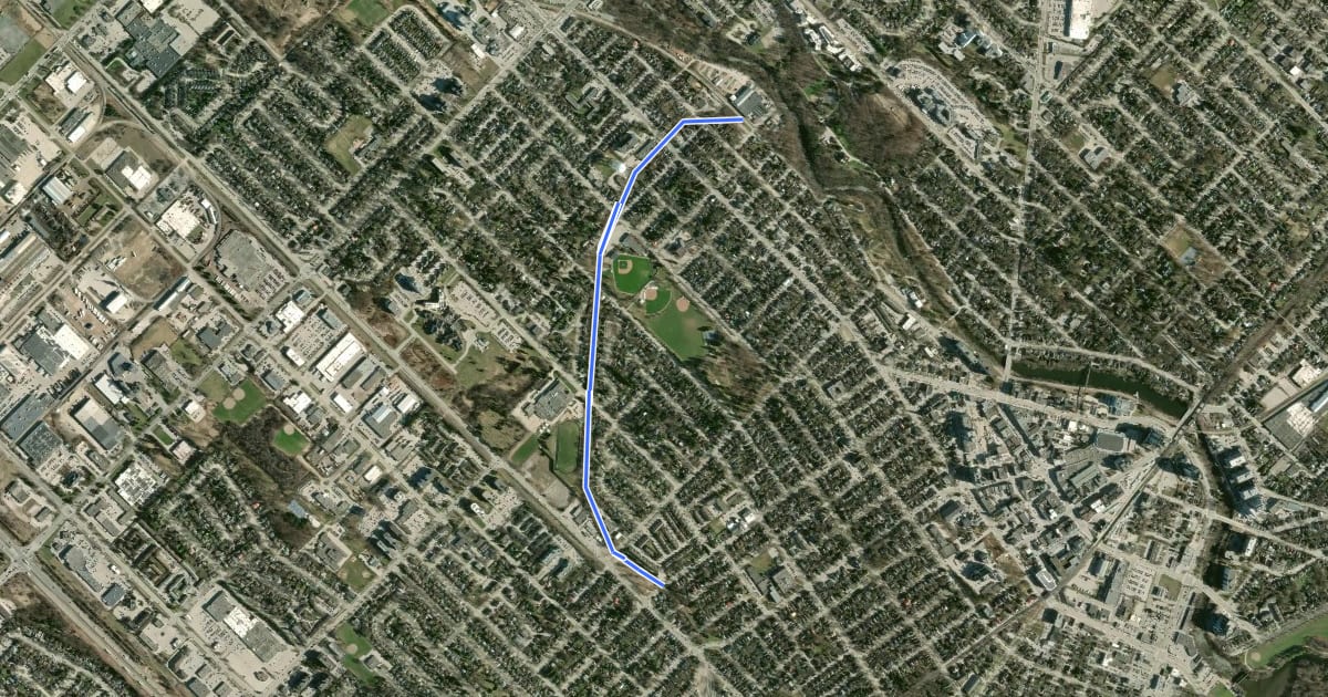 Маршрут CNR Spurline Trail на спутниковом снимке