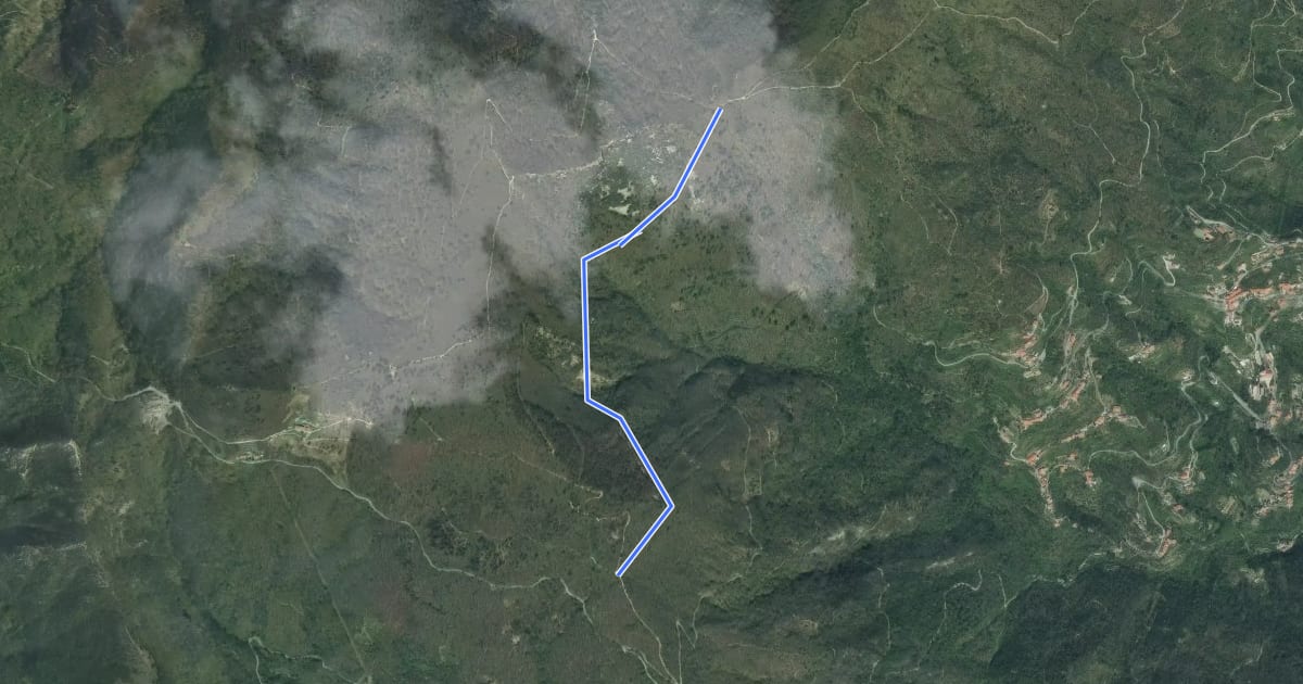 Маршрут Collegamento est Rocca dei Corvi на спутниковом снимке