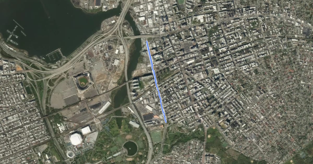 Маршрут College Point Boulevard на спутниковом снимке
