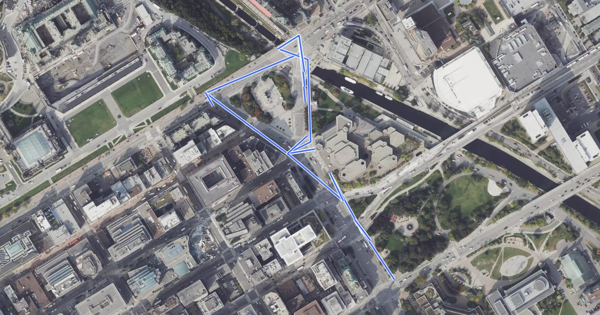 Маршрут Confederation Boulevard - Elgin Street на спутниковом снимке