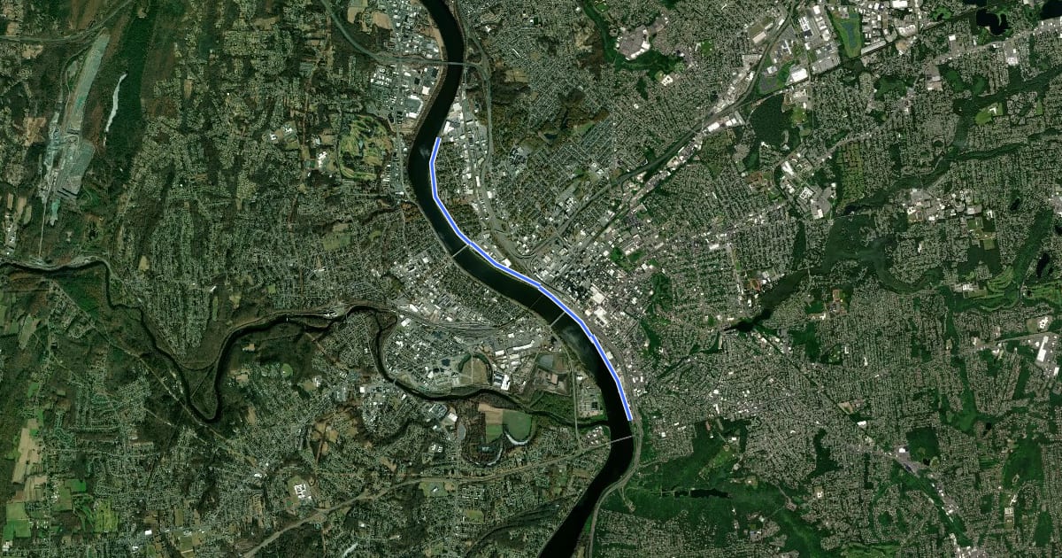 Маршрут Connecticut River Walk and Bikeway на спутниковом снимке