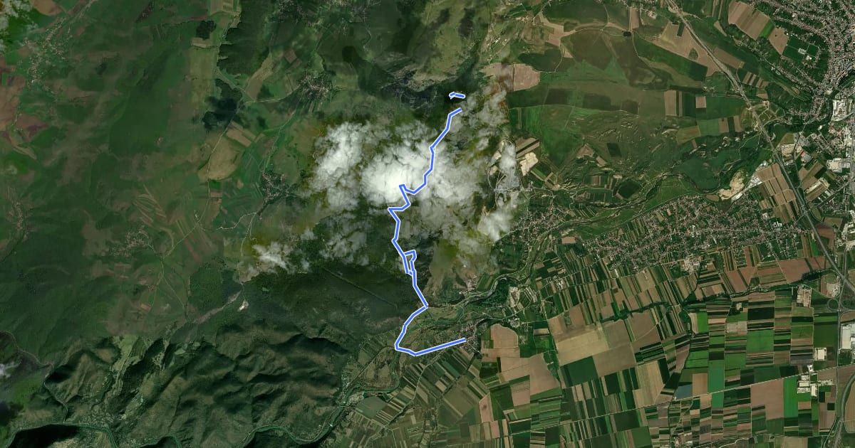 Маршрут Cornești - Cascada Ciucaș - Cabana Cheile Turzii на спутниковом снимке