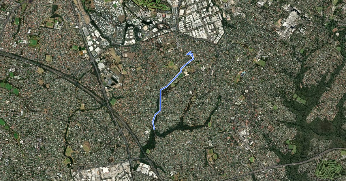 Маршрут Crestwood Reserve Shared Path на спутниковом снимке