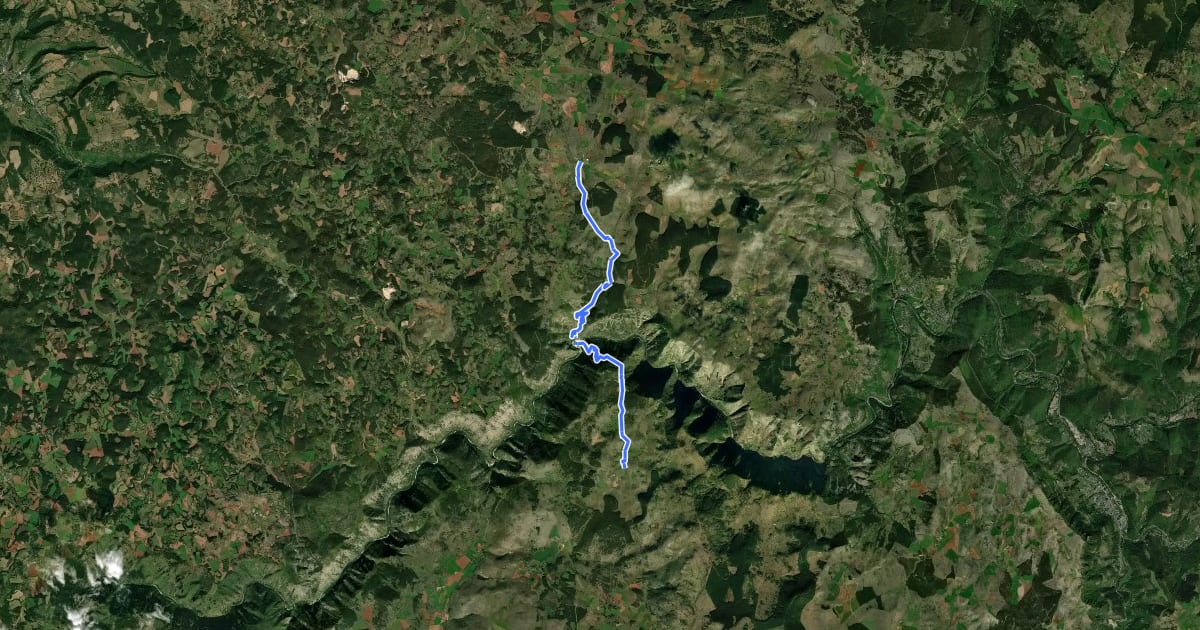 Маршрут CSG 06C1 : Champerboux - Carrefour GR на спутниковом снимке