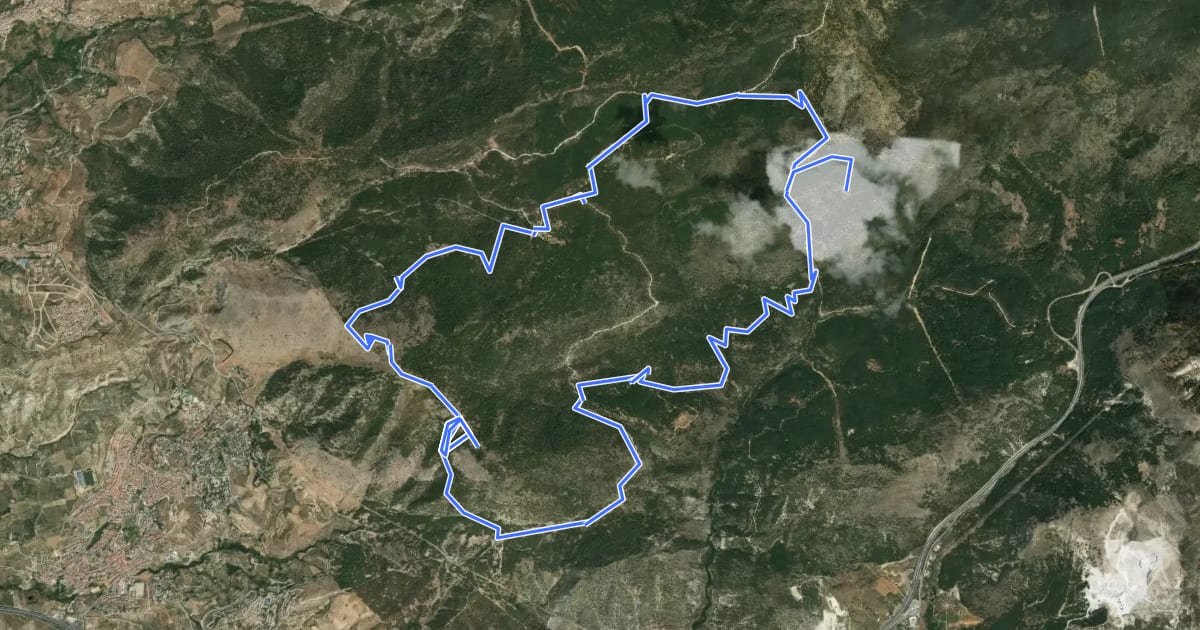 Маршрут Cuevas y cruces de la Sierra de la Alfaguara на спутниковом снимке