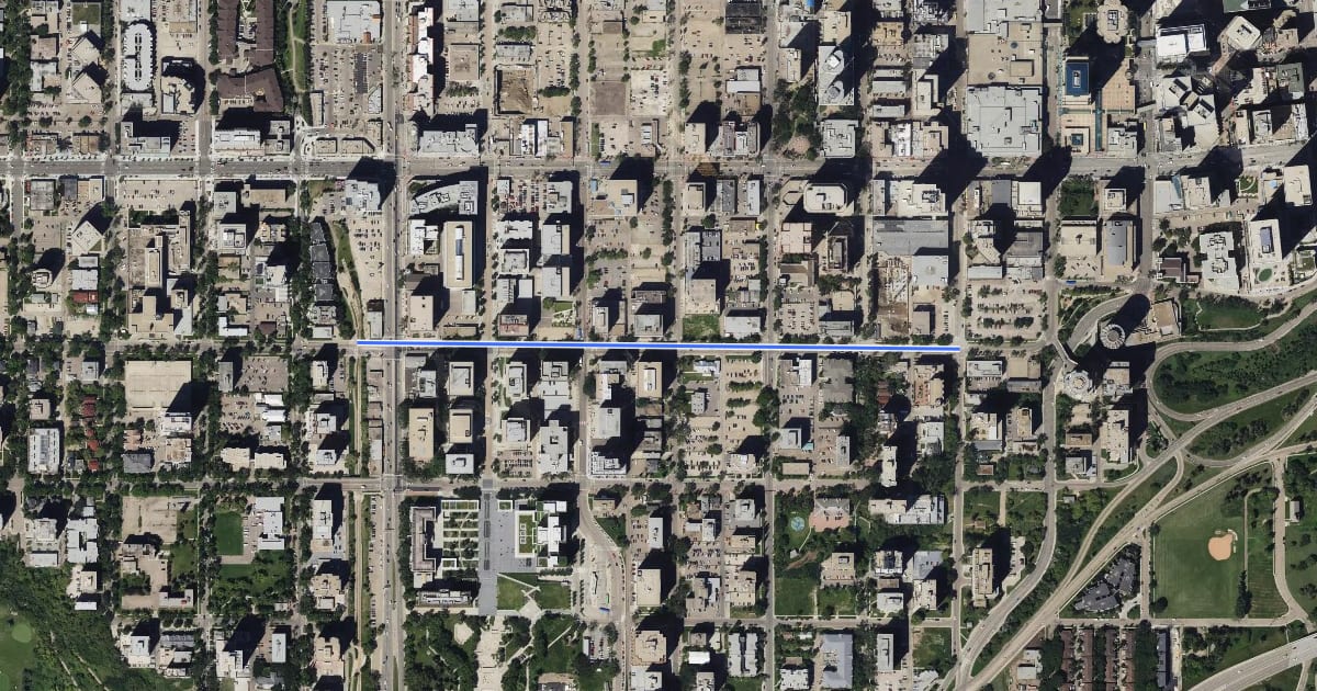 Маршрут Cycle: 100Ave Protected Bike Lane на спутниковом снимке