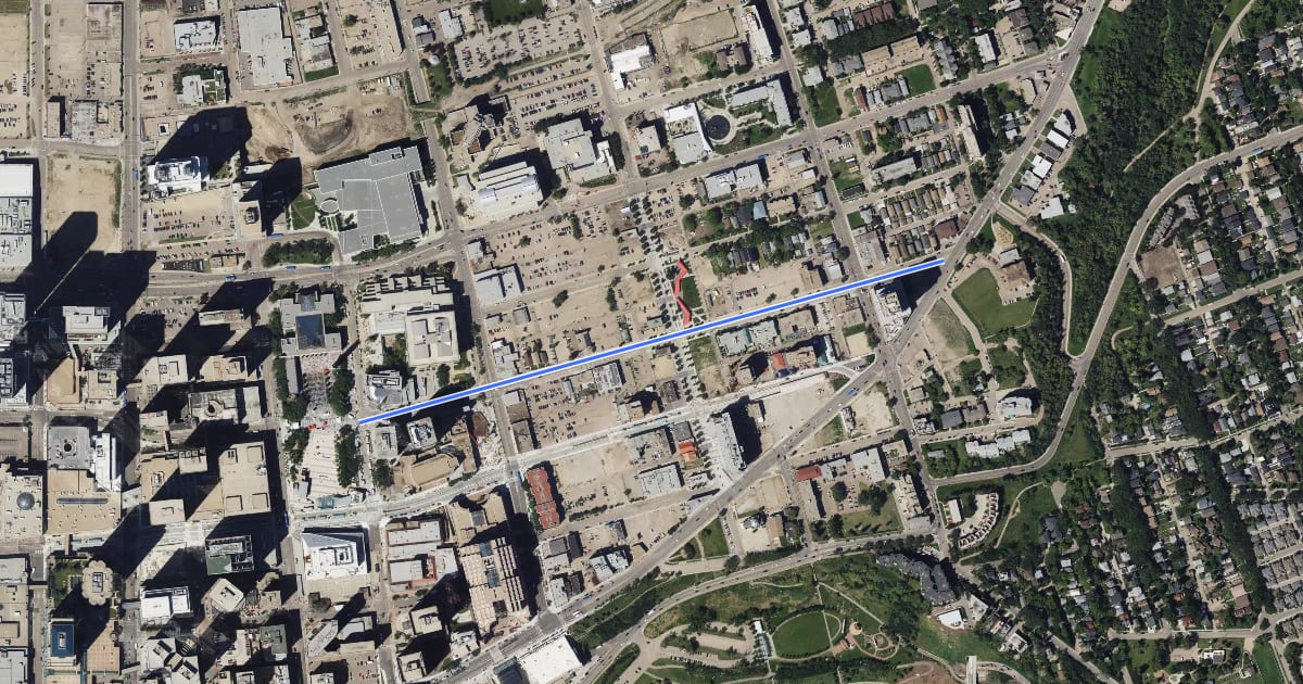 Маршрут Cycle: 102Ave Protected Bike Lane на спутниковом снимке