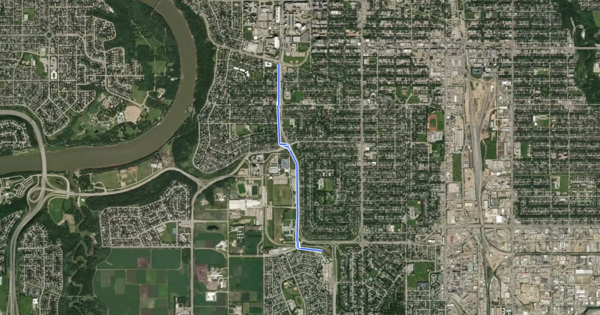Маршрут Cycle: 113/114 St Multiuse Pathway Cycle Route на спутниковом снимке