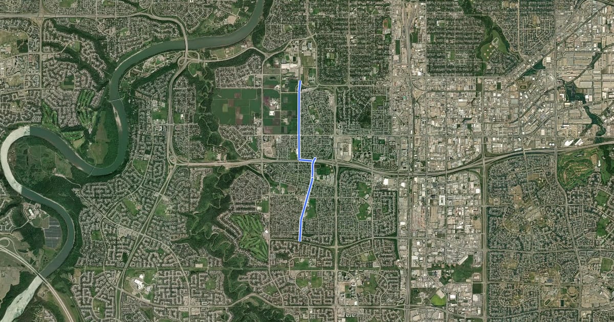 Маршрут Cycle: 114/115 St Shared Lane Cycle Route на спутниковом снимке