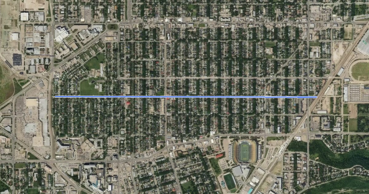 Маршрут Cycle: 114 Ave Multiuse and shared lane bike route на спутниковом снимке