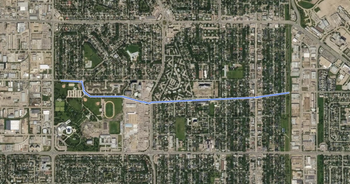 Маршрут Cycle: 114 Ave, multiuse and shared lane cycle route на спутниковом снимке