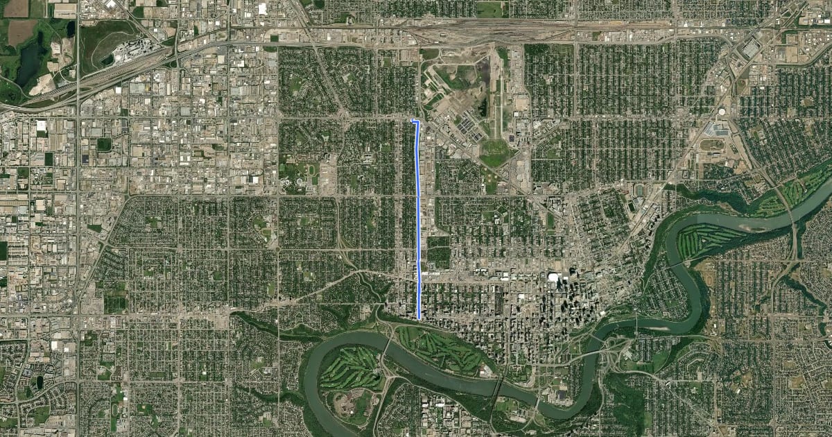 Маршрут Cycle: 121 St greenway and painted lanes cycle route на спутниковом снимке