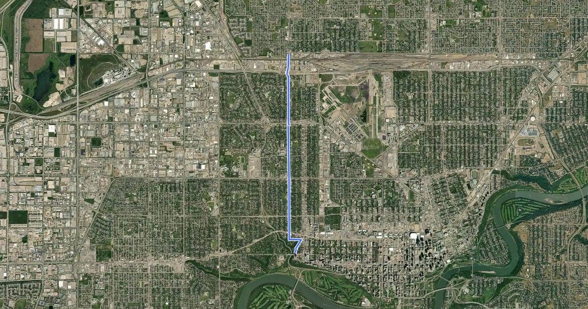 Маршрут Cycle: 127 Street, Protected Bike Lane на спутниковом снимке