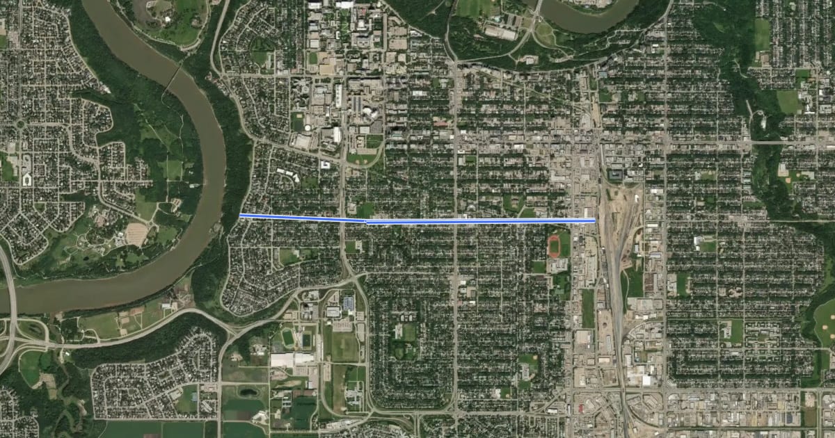 Маршрут Cycle: 76 Ave Protected Bike Lane & multiuse на спутниковом снимке
