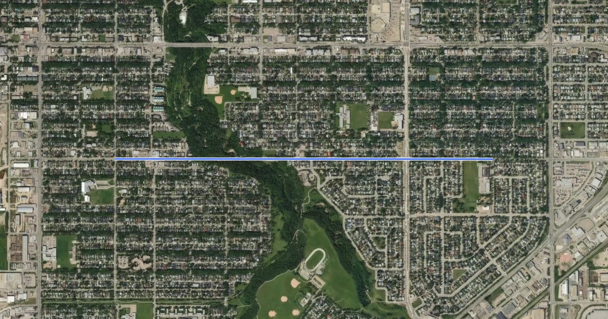 Маршрут Cycle: 76 Ave Shared Lane Cycle Route на спутниковом снимке