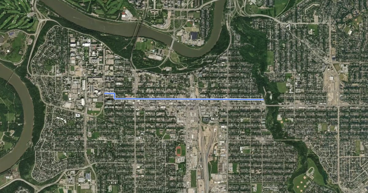Маршрут Cycle: 83Ave Garsconstrasse Protected Bike Lane на спутниковом снимке