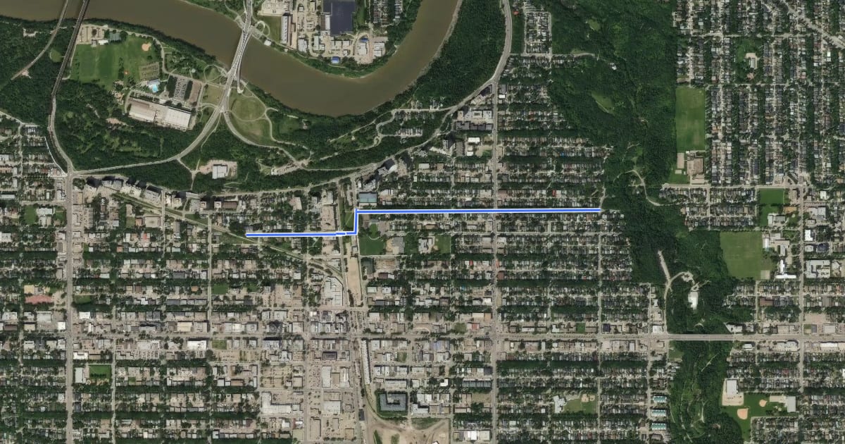 Маршрут Cycle: 86/87 Ave protected bike lane на спутниковом снимке