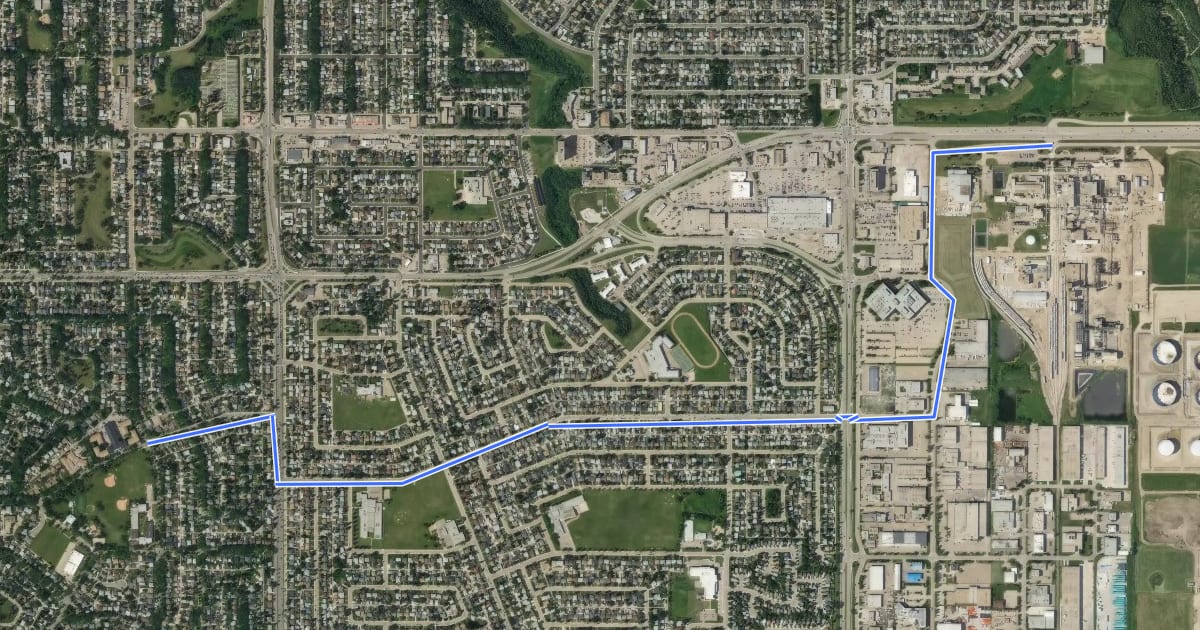 Маршрут Cycle: 95 Ave Shared Lane Cycle Route на спутниковом снимке
