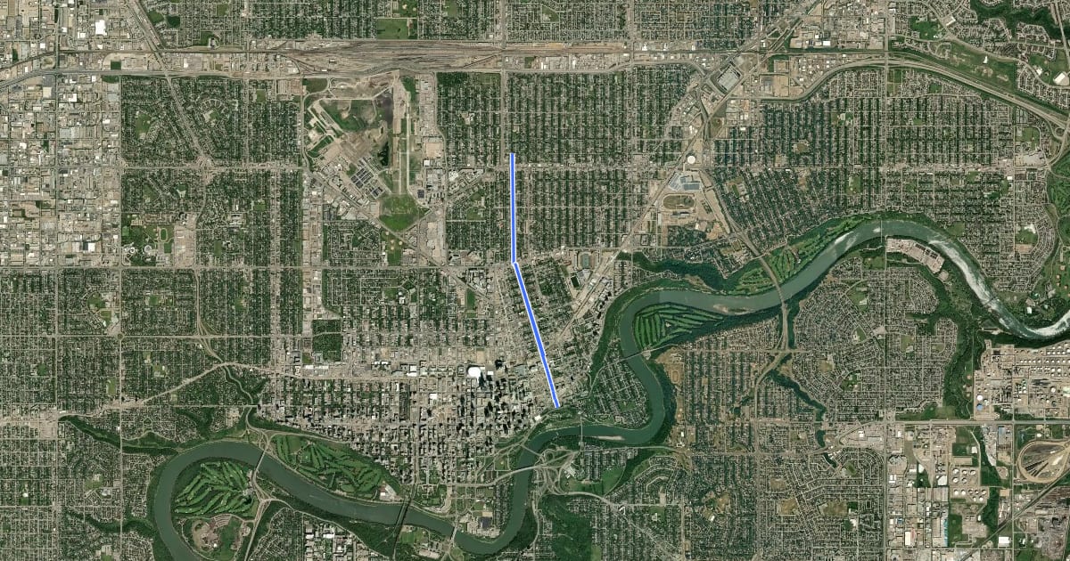 Маршрут Cycle: 96 St shared lane Cycle Route на спутниковом снимке