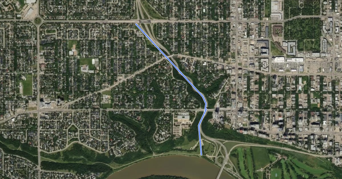 Маршрут Cycle: Groat Rd multiuse pathway route на спутниковом снимке