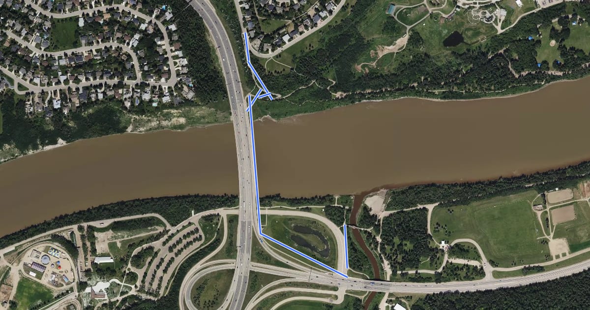 Маршрут Cycle: Whitemud Bridge Multiuse Pathway Cycle Route на спутниковом снимке