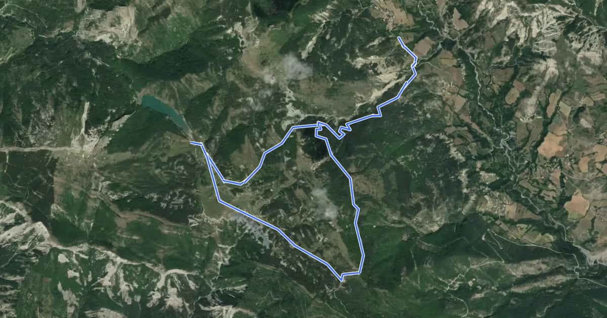 Маршрут D'esparron au lac de Peyssier на спутниковом снимке