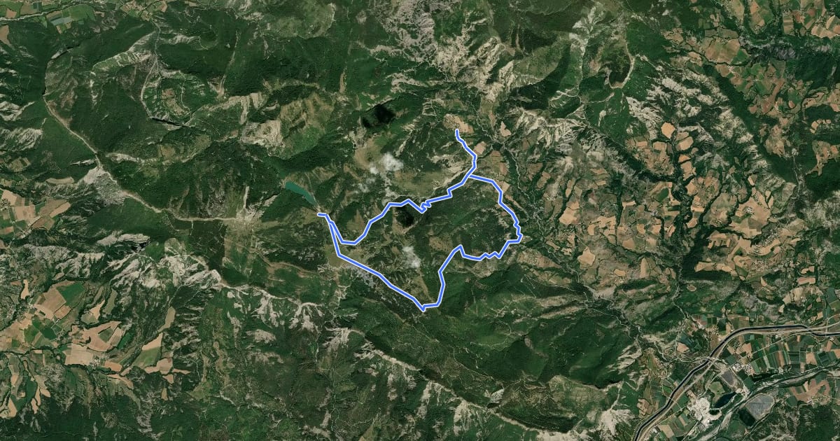 Маршрут D'esparron au lac de Peyssier (variante par Barcillonnette) на спутниковом снимке
