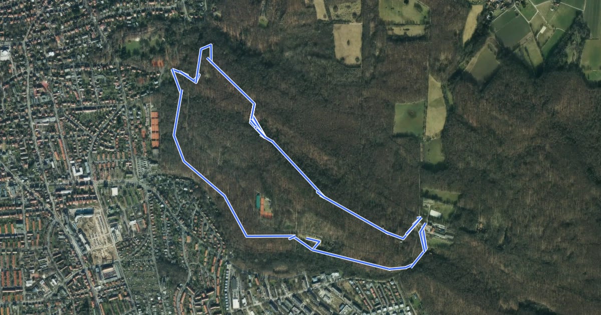 Маршрут DAV Tour 4 "Durch den alten Hainbergpark" на спутниковом снимке