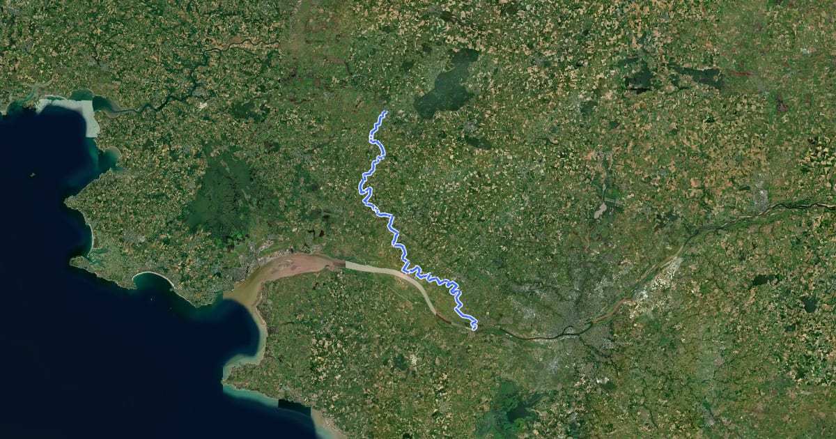 Маршрут De la Loire au Canal на спутниковом снимке
