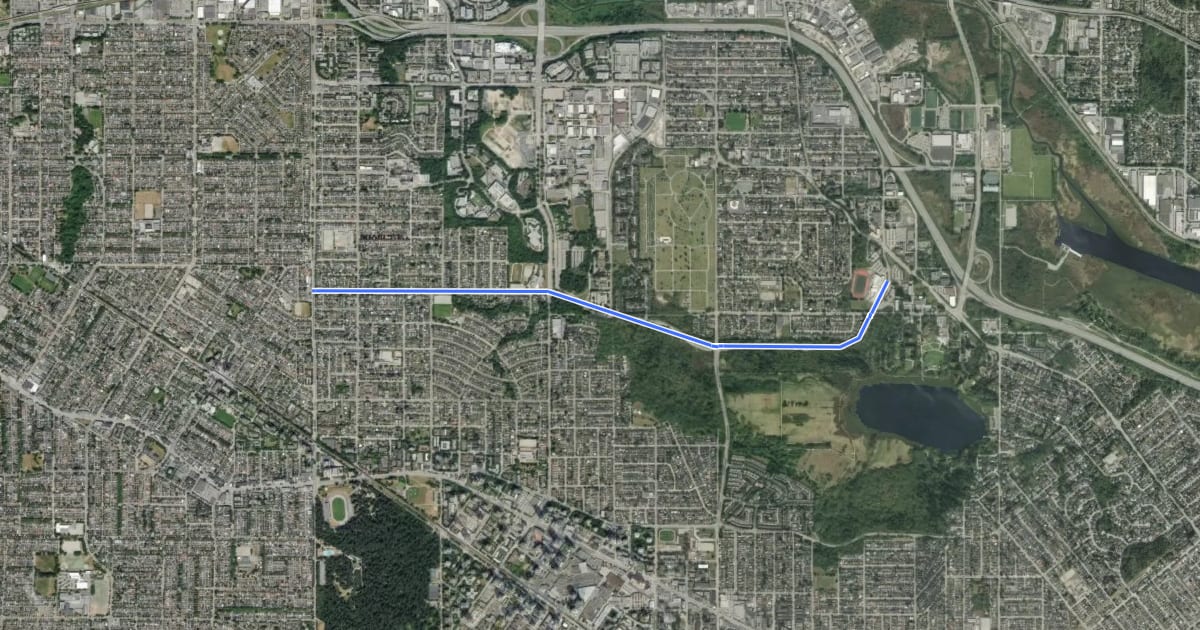 Маршрут Deer Lake Parkway Urban Trail на спутниковом снимке