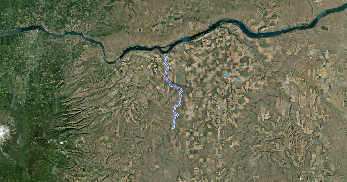 Маршрут Deschutes River Trail на спутниковом снимке