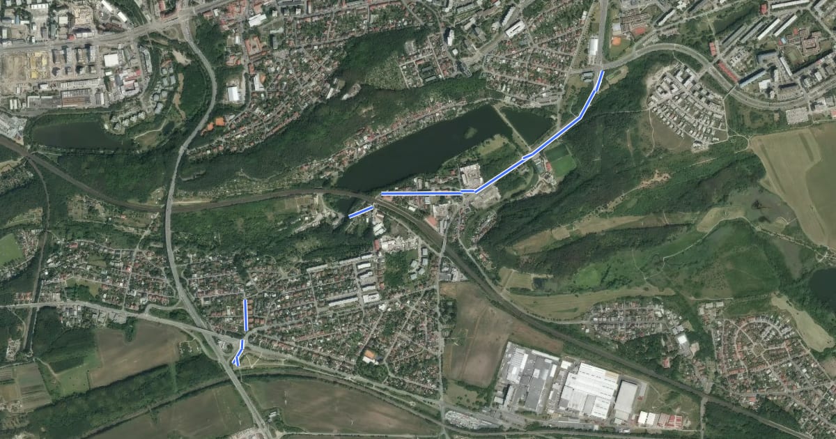 Маршрут Doporučená trasa PNK, alt A431 (dříve A256) на спутниковом снимке