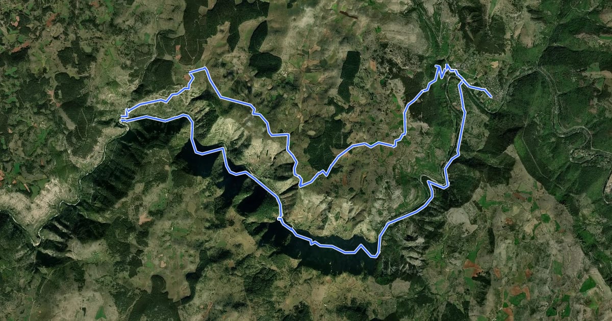 Маршрут Du haut Tarn à la cité médiévale на спутниковом снимке