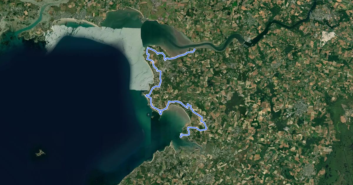 Маршрут Du Port de Tréhiguier à la Pointe de Pen Bé на спутниковом снимке